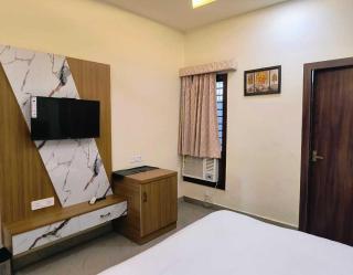 Hotel O Hotel 18 - Noida - 4