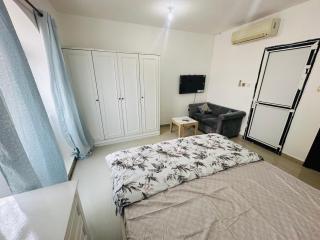 Private Room along with attach washroom and kitchen - Abu Dhabi - 1