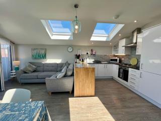 Lighthouse View 3 - Coastal Luxury on Quiet Holiday Park - Westward Ho - 8