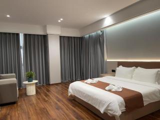 Tang Mow Hotel - - 5