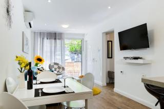 Modern Mediterranean Apartment - 6