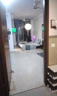 Tranquil studio - 0