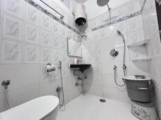 Private Floor In A Bungalow - 3