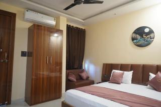 Raj Kamal Hotel & Garden - Gwalior - 9
