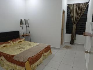 Ziroz Homestay Murah Melaka - Kampong Alor - 7