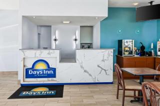 Days Inn by Wyndham Salina South - 2