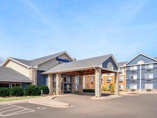 AmericInn by Wyndham Shakopee Near Canterbury Park - Shakopee - 9