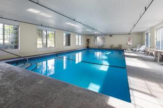 Days Inn by Wyndham Mackinaw City - Bridgeview Area - 6