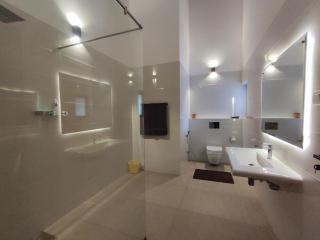 Parrot Paradise Negombo - 9