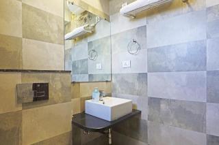Hotel Aerostar Gold Near Yashobhoomi Conventioin Center - New Delhi - 7