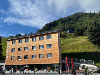 Appartements Basecamp Warth - 0