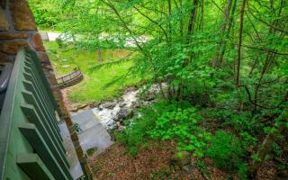 Creekside Retreat 179 - Cozy Gatlinburg condo with wifi and creek view! - 8
