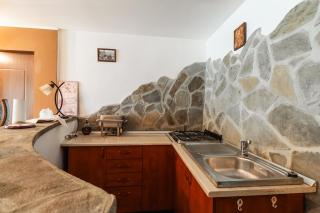 La Conacul Dintre Munți - 9