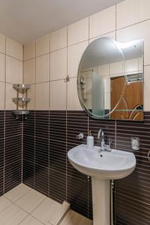 La Conacul Dintre Munți - 6