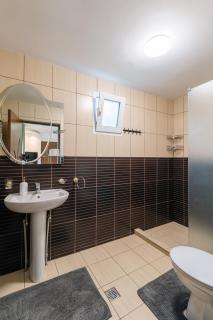 La Conacul Dintre Munți - 2