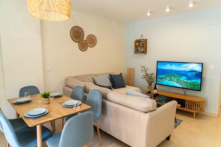 Descanso familiar junto al mar con terraza - 0