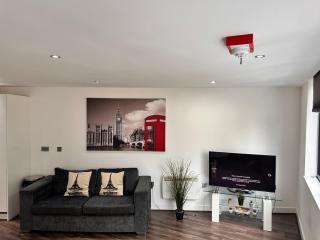 One-bed Luxury Apartment B11SA by LiveComfortably - Birmingham - 4