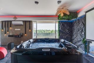 L'Horizon - Suite romantique avec jacuzzi, sauna, piscine & vidéo projecteur - Vieille-Toulouse - 6