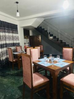 Bluebell hotel and family restaurant - Sri Jayewardenepura Kotte - 5