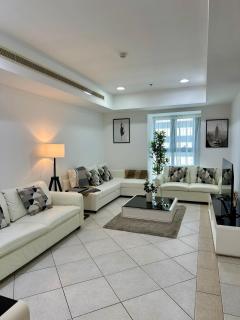 Prime Marina Location Stylish Apartment in Princess Tower - 0