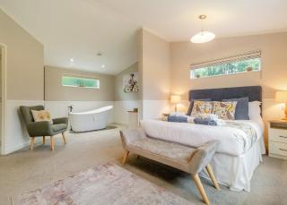 Otters Mead Boutique Lodges - Beetley - 4