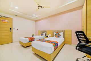 FabHotel Veeraj Suites - Hyderabad - 8