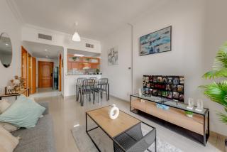 Spacious 1BR in Great Location, Manchester Tower, Dubai Marina - 7