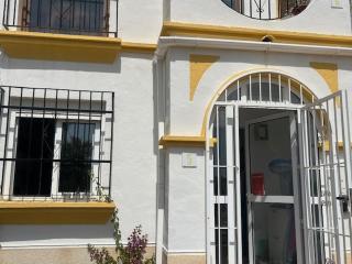 Beautiful renovated 1 Bedroom apartment -access to 4 pools - Carabanchel Alto - 0