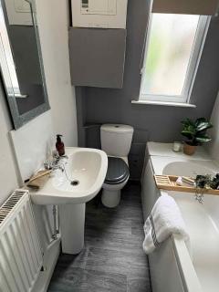 Wallasey Home - 2 Min to Liverpool Ferry Seacombe, Beach & Free Parking - 1