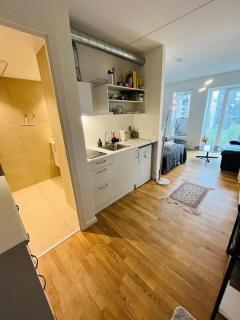 Modern Studio Apt - 8