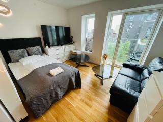 Modern Studio Apt - 0