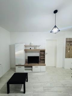 Aqua Apartments 3 - 6