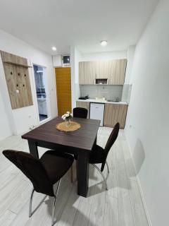 Aqua Apartments 3 - 7