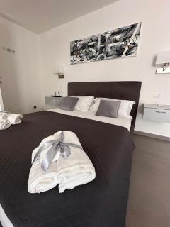 Royal View Apartment - 0