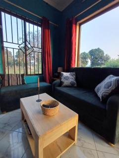 Bianca's Cottage - Whole House - Mikumi - 9