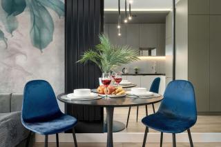 Design studio with a Balcony in the City Centre by Noclegi Renters - Łódź - 9