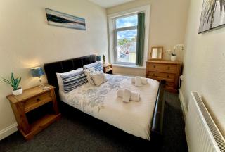 Spacious Pembrokeshire Apartment - 7