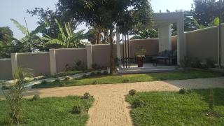 Jannele Suites Hotel - Mukono - 4