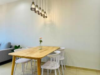 High Rise Haven 3BR Rooftop Pool Stylish Comfort 9pax - Bayan Lepas - 5