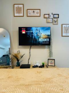 J&J Mactan Stays with Netflix, Pool & Paid Parking - Marigondon - 5
