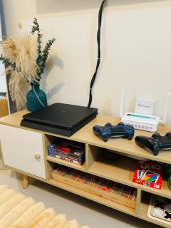 J&J Mactan Stays with Netflix, Pool & Paid Parking - 9