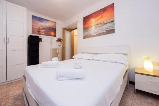JOIVY Bright 2-Bedroom Flat with Terrace near the Beach - 8