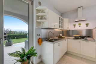 Il Silenzio House - Happy Rentals - 5