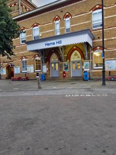 2BR spacious garden flat near Herne Hill station - 6
