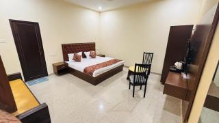 Hotel The Four Tree - 7