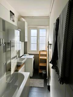 Charmante 2-Zi-Altbau-Wohnung - 5 Min zum Dom - 3