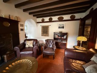 Elegant 4-Bed Pet-Friendly Retreat in Snowdonia - Conwy - 2
