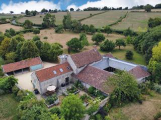 Hill House, Spectacular Rural Home With Hot Tub - 7