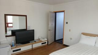 Namhae Beach Hotel - Namhae - 8