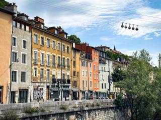 Le Petit Perrière - HyperCentre - Quai de Grenoble - 2